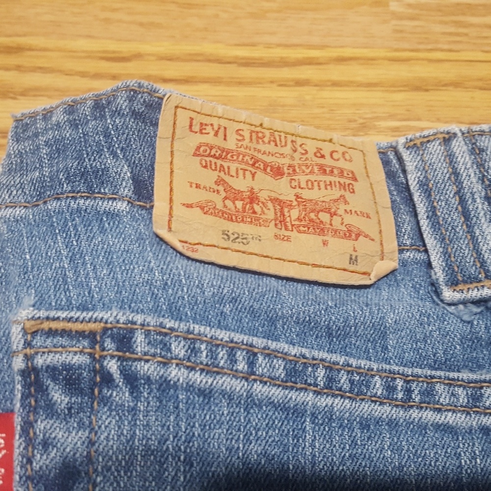 Levi's Bootcut 525 size 8M